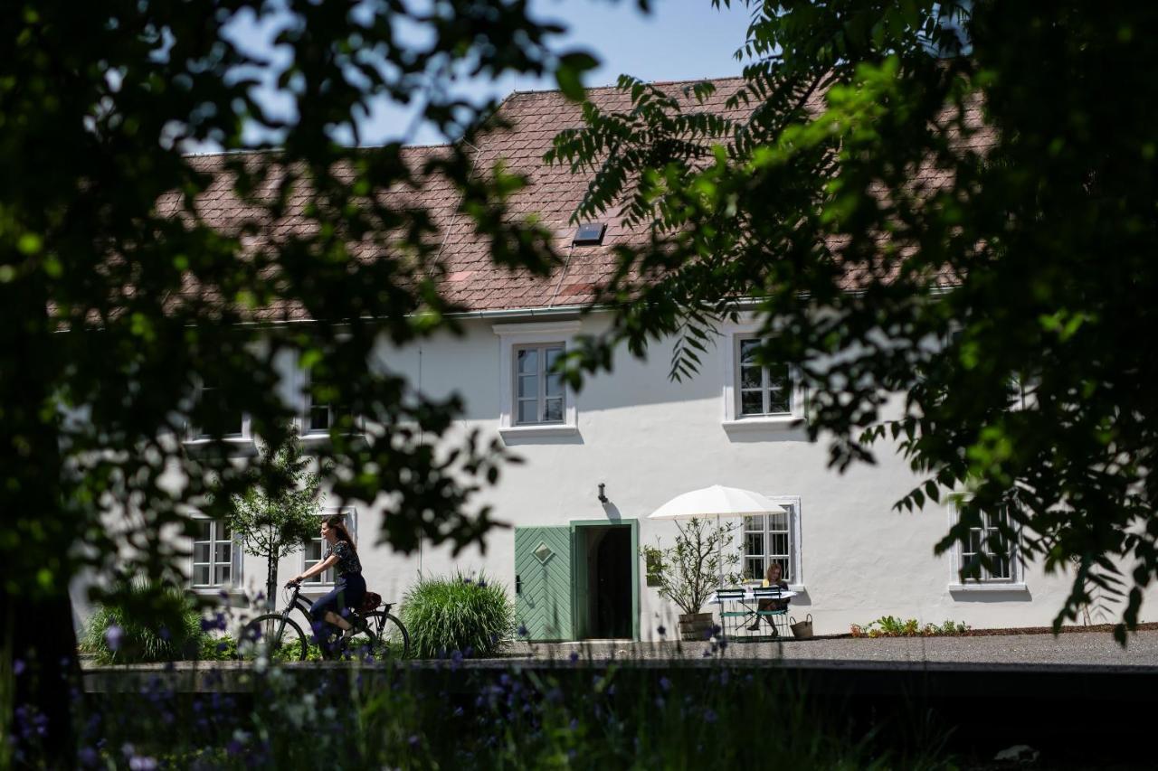 Boutique Hotel Zum Oberjager, Schloss Lackenbach Exterior photo